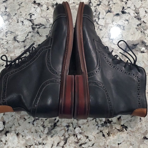 johnston & murphy warner cap toe zip boot